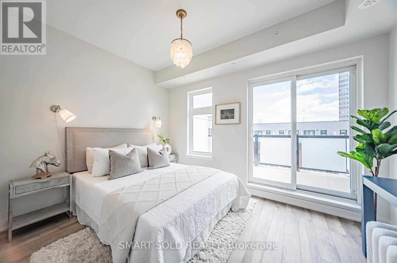 132 - 20 Echo Point, Toronto, ON - Indoor Photo Showing Bedroom
