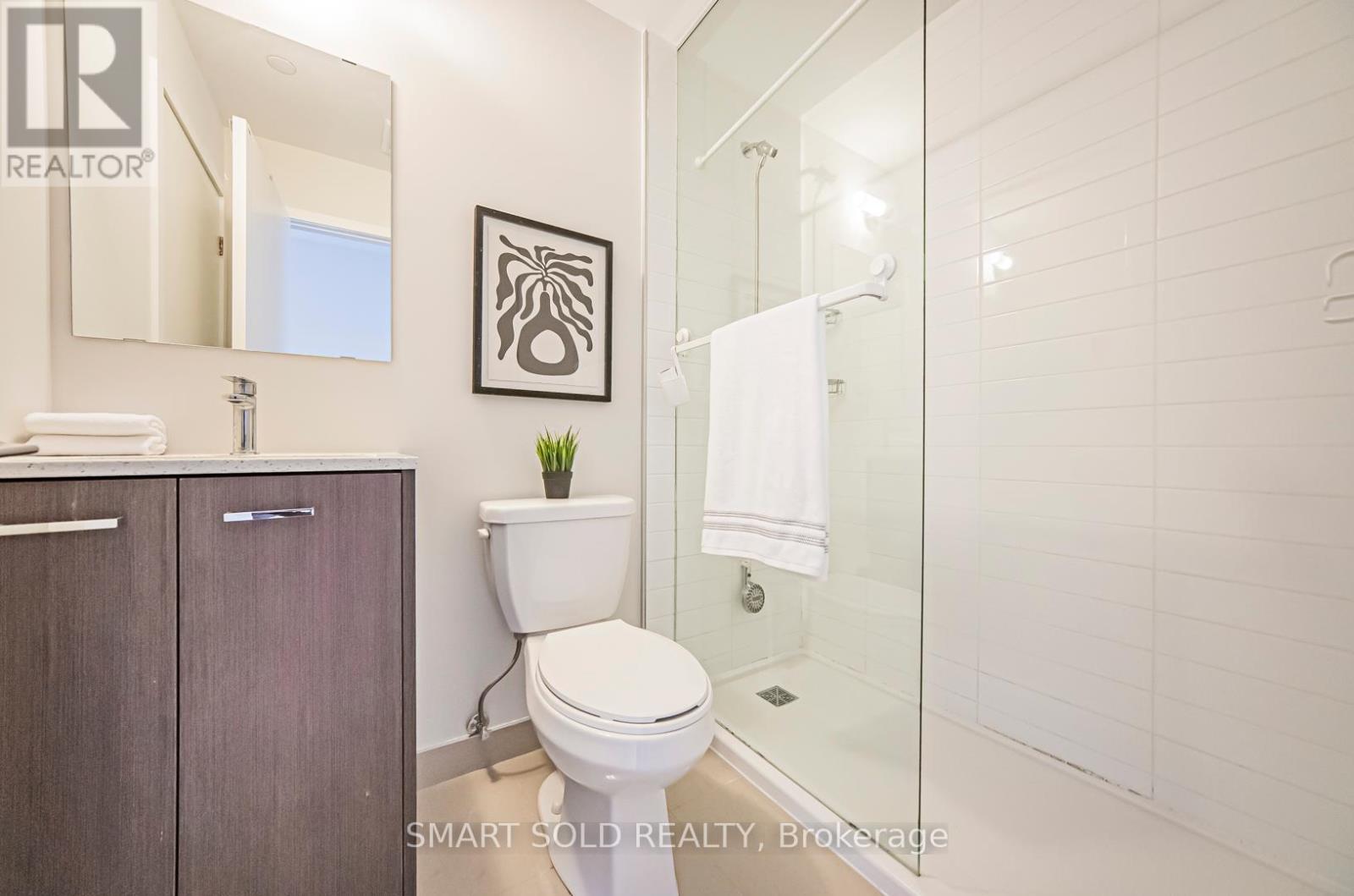 132 - 20 Echo Point, Toronto, ON - Indoor Photo Showing Bathroom