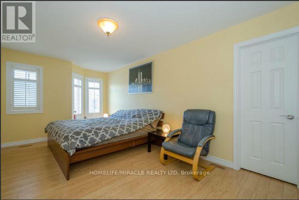 30 Masters Green Crescent, Brampton, ON - Indoor Photo Showing Bedroom