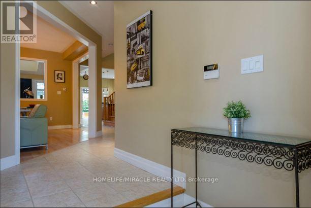 30 Masters Green Crescent, Brampton, ON - Indoor Photo Showing Other Room
