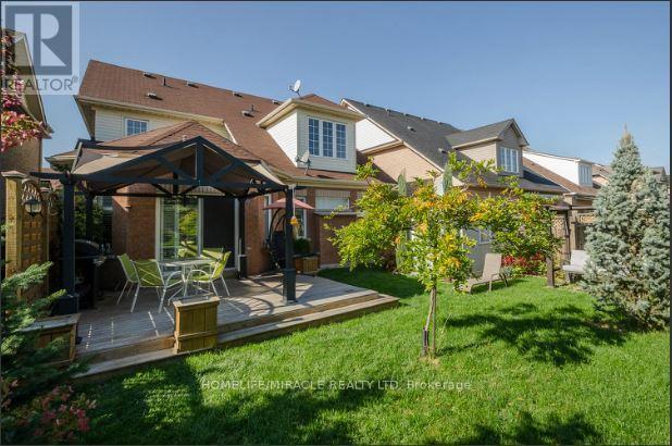 30 Masters Green Crescent, Brampton, ON - Outdoor
