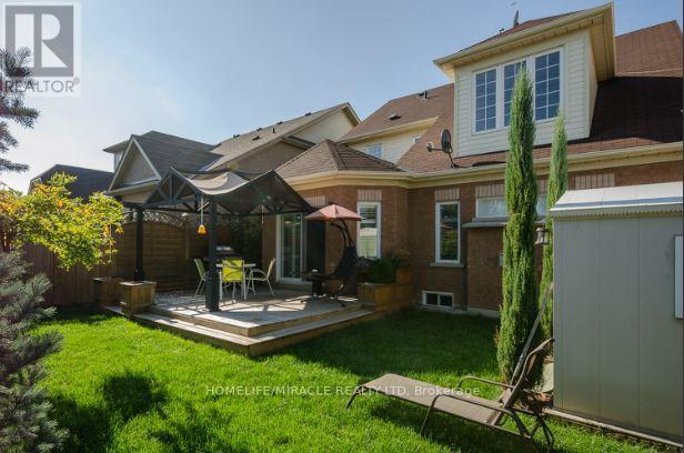30 Masters Green Crescent, Brampton, ON - Outdoor