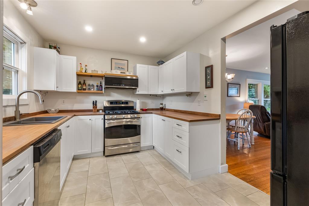 13 Gooseberry Lane, St. John'S, NL - Indoor Photo Showing Kitchen With Double Sink