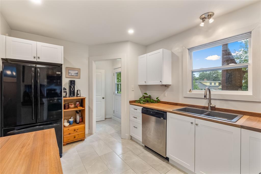 13 Gooseberry Lane, St. John'S, NL - Indoor Photo Showing Kitchen With Double Sink