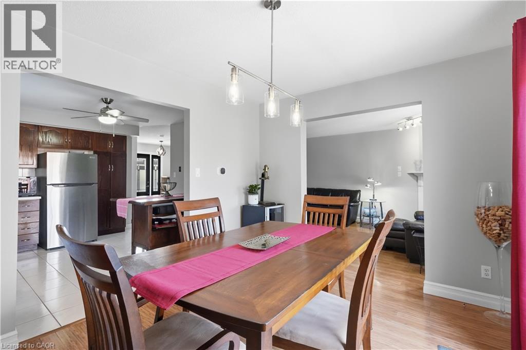 31 Fano Drive, Hamilton, ON - Indoor Photo Showing Dining Room