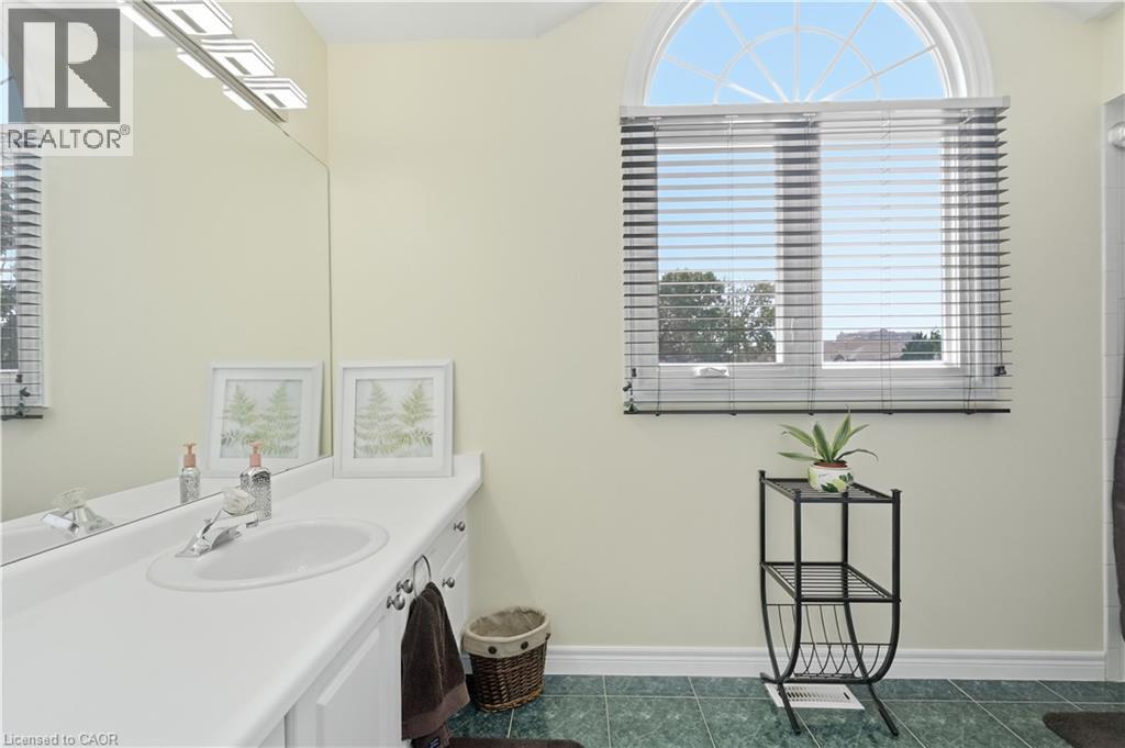 31 Fano Drive, Hamilton, ON - Indoor Photo Showing Other Room