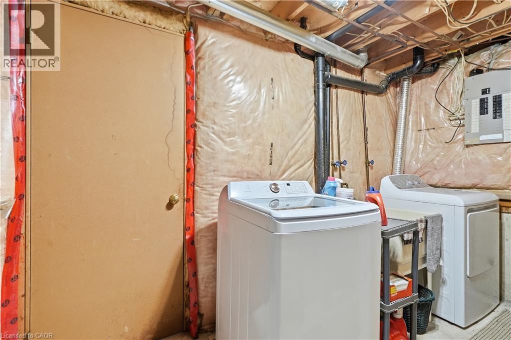 31 Fano Drive, Hamilton, ON - Indoor Photo Showing Laundry Room