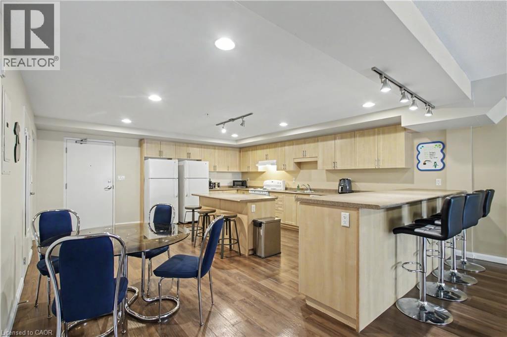 96 University Avenue W, Waterloo, ON - Indoor