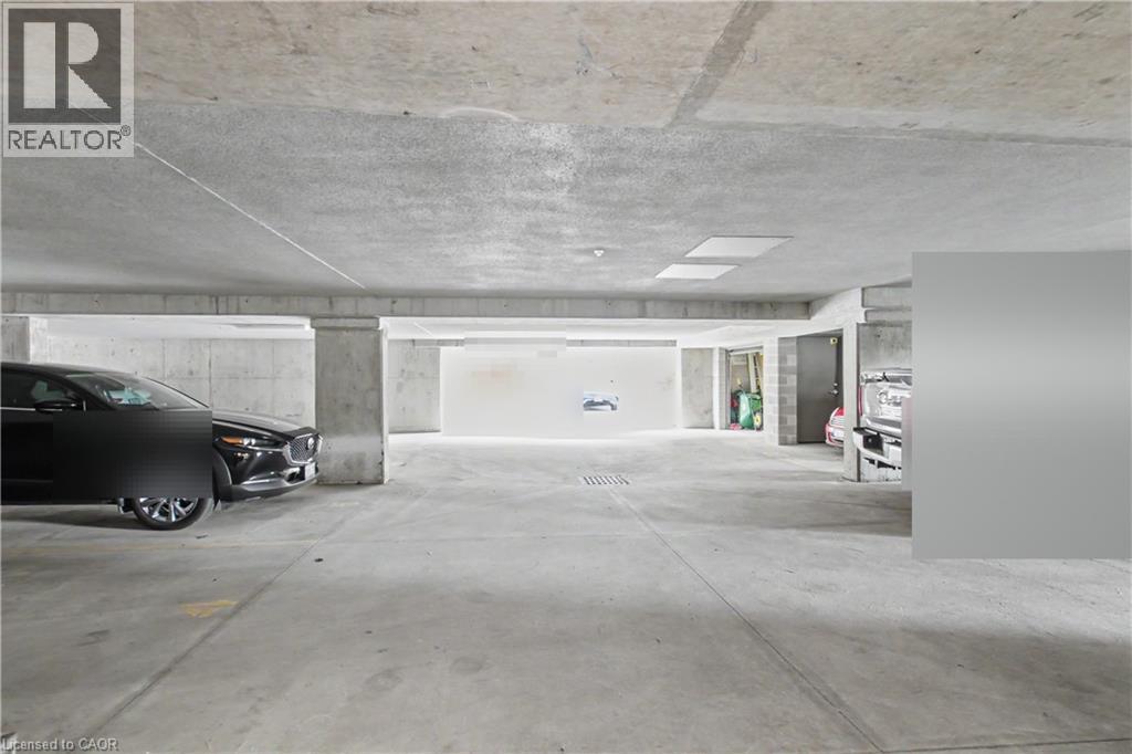 96 University Avenue W, Waterloo, ON - Indoor Photo Showing Garage
