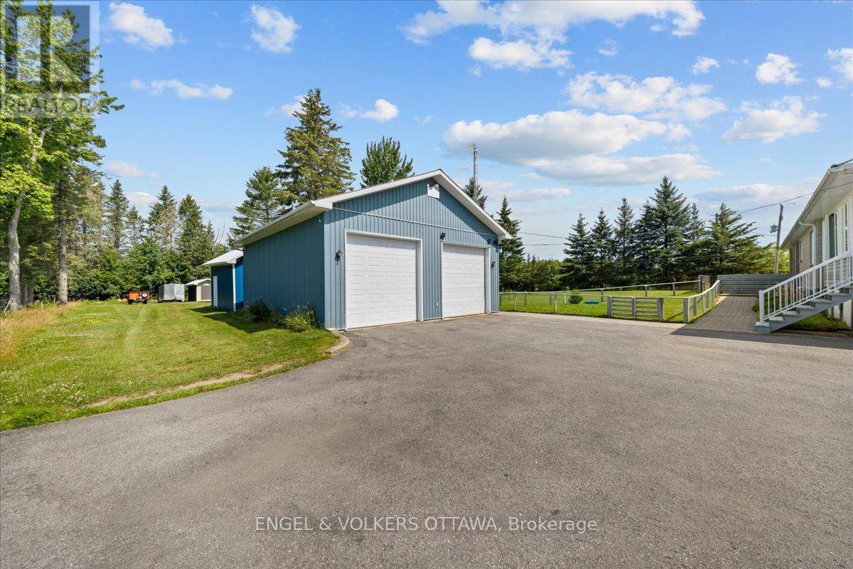 3805 Big Rideau Lake Road, Rideau Lakes, ON - Outdoor