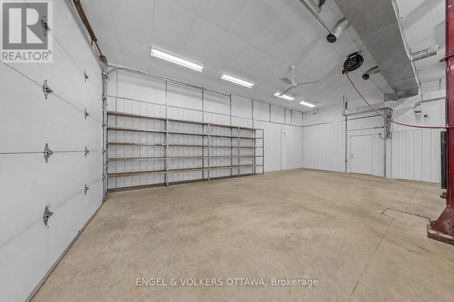 3805 Big Rideau Lake Road, Rideau Lakes, ON - Indoor Photo Showing Garage
