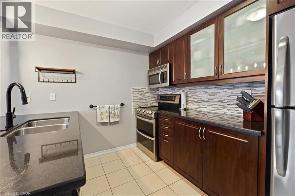 7 Sirente Drive Unit# 7, Hamilton, ON - Indoor Photo Showing Kitchen With Double Sink