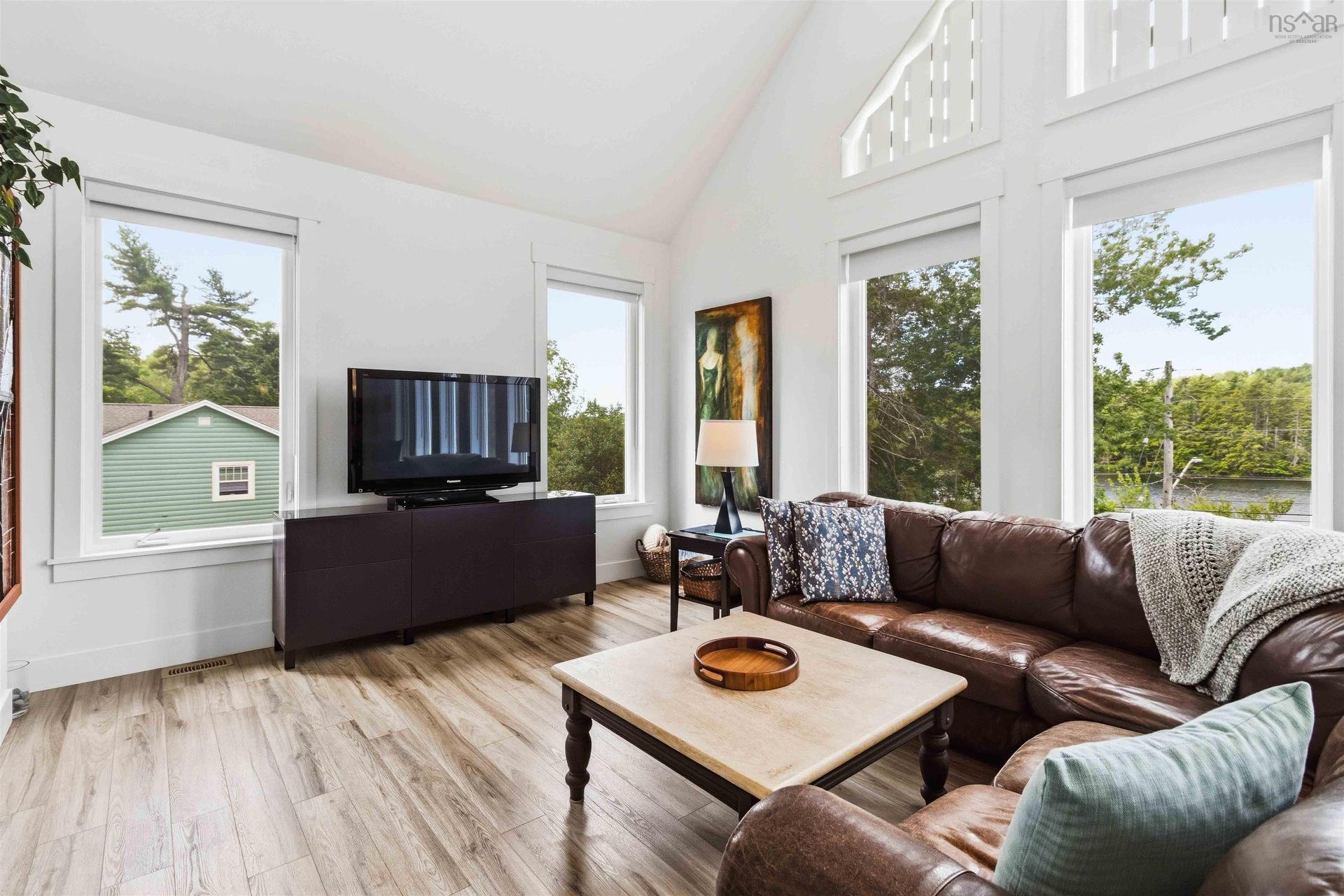 4040 Highway 2, Fletchers Lake, NS - Indoor Photo Showing Living Room