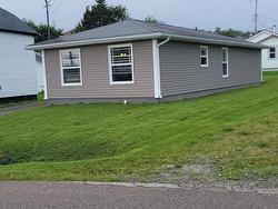 28 Pleasant Street Glace Bay, NS B1A 3Z9