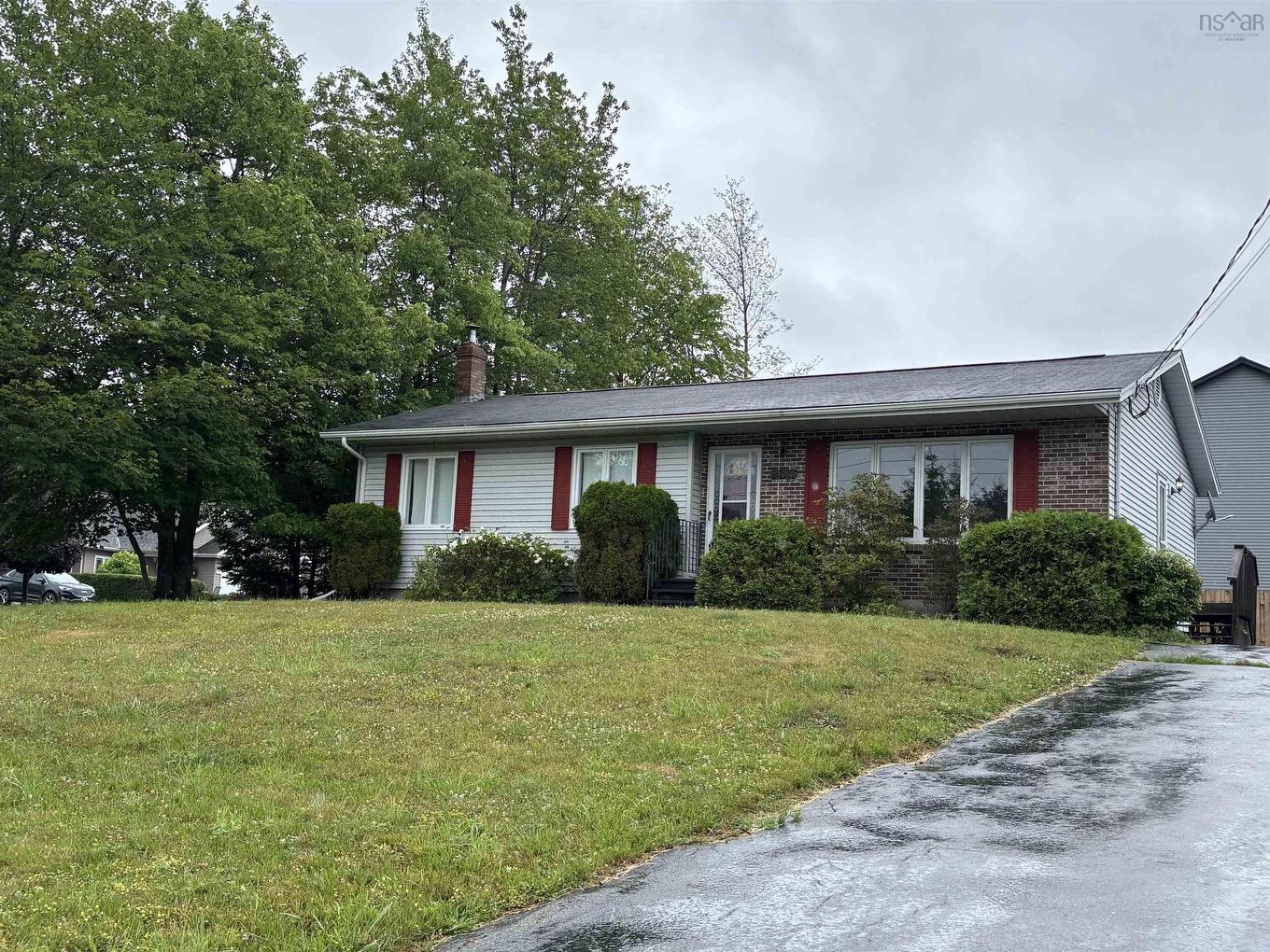 264 Hollingsworth Drive, Bridgewater, NS - Outdoor