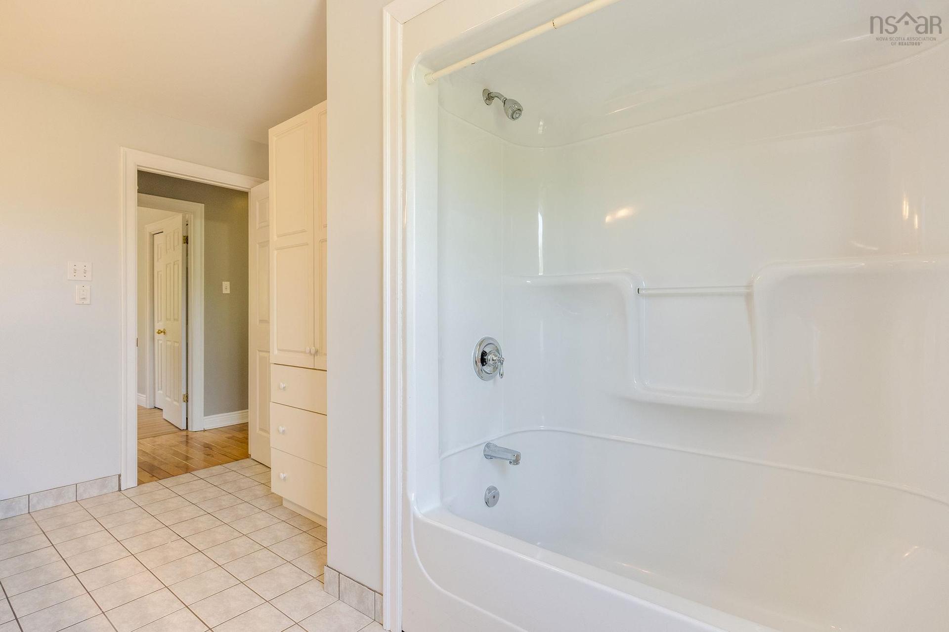 174 Prospect Avenue, Kentville, NS - Indoor Photo Showing Bathroom