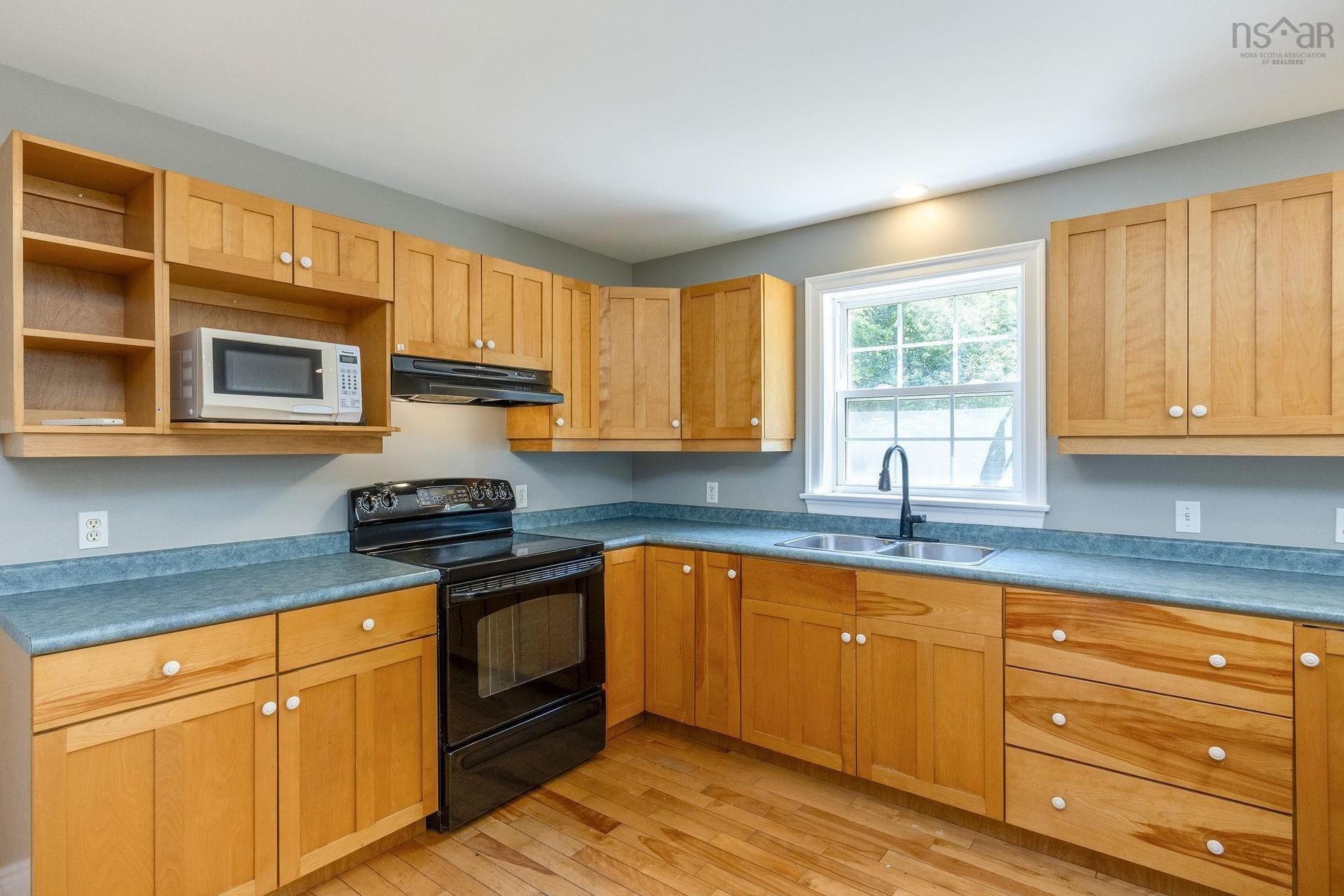 174 Prospect Avenue, Kentville, NS - Indoor Photo Showing Kitchen With Double Sink