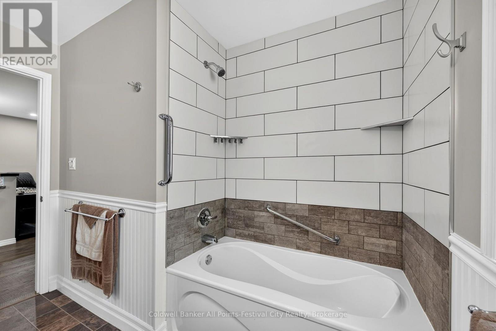 128 Cambria Road N, Goderich (Goderich (Town)), ON - Indoor Photo Showing Bathroom