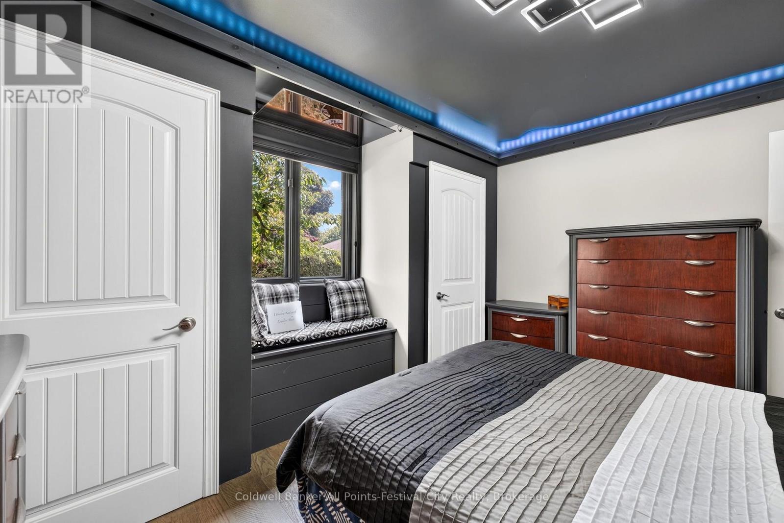 128 Cambria Road N, Goderich (Goderich (Town)), ON - Indoor Photo Showing Bedroom