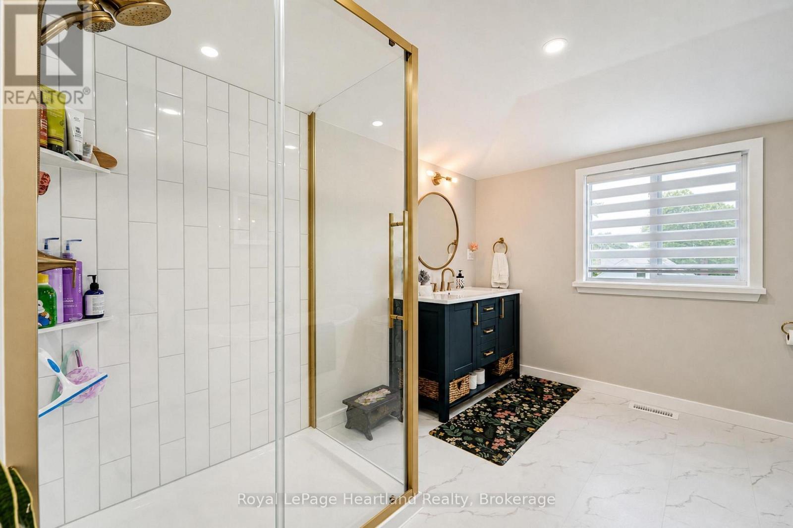 114 Elgin Avenue E, Goderich (Goderich (Town)), ON - Indoor Photo Showing Bathroom