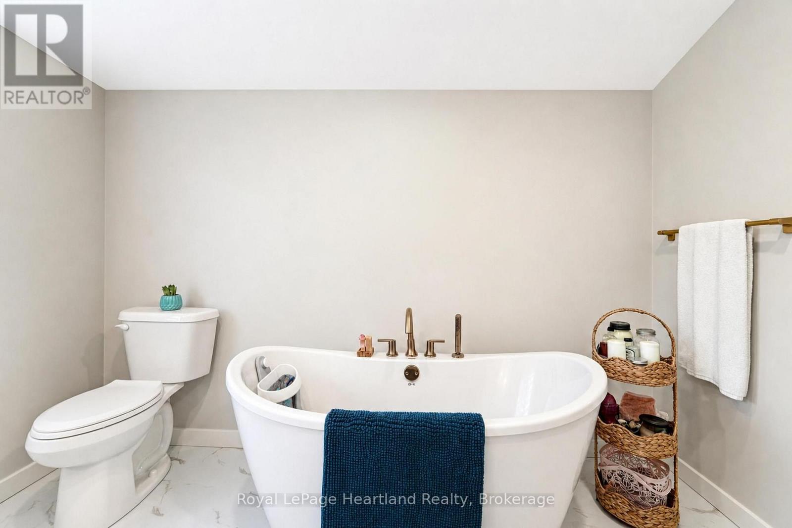 114 Elgin Avenue E, Goderich (Goderich (Town)), ON - Indoor Photo Showing Bathroom