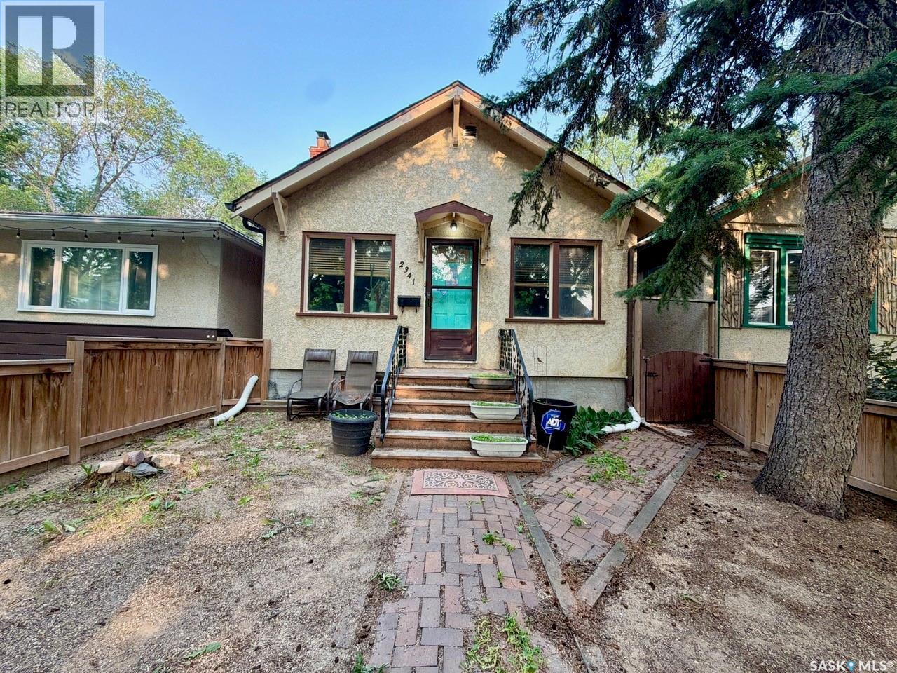 2341 Elphinstone Street, Regina, SK - Outdoor