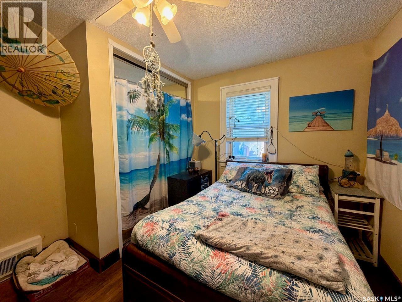 2341 Elphinstone Street, Regina, SK - Indoor Photo Showing Bedroom