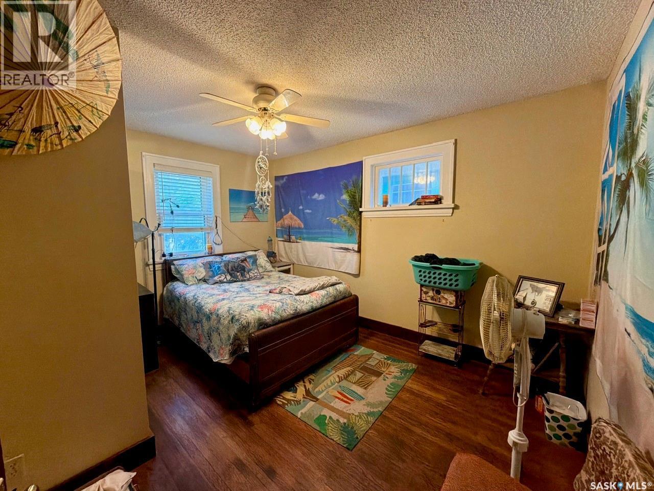 2341 Elphinstone Street, Regina, SK - Indoor Photo Showing Bedroom