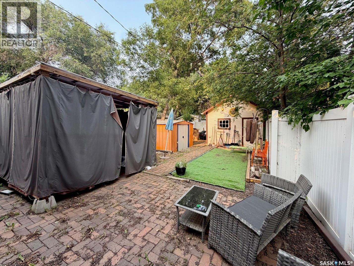 2341 Elphinstone Street, Regina, SK - Outdoor