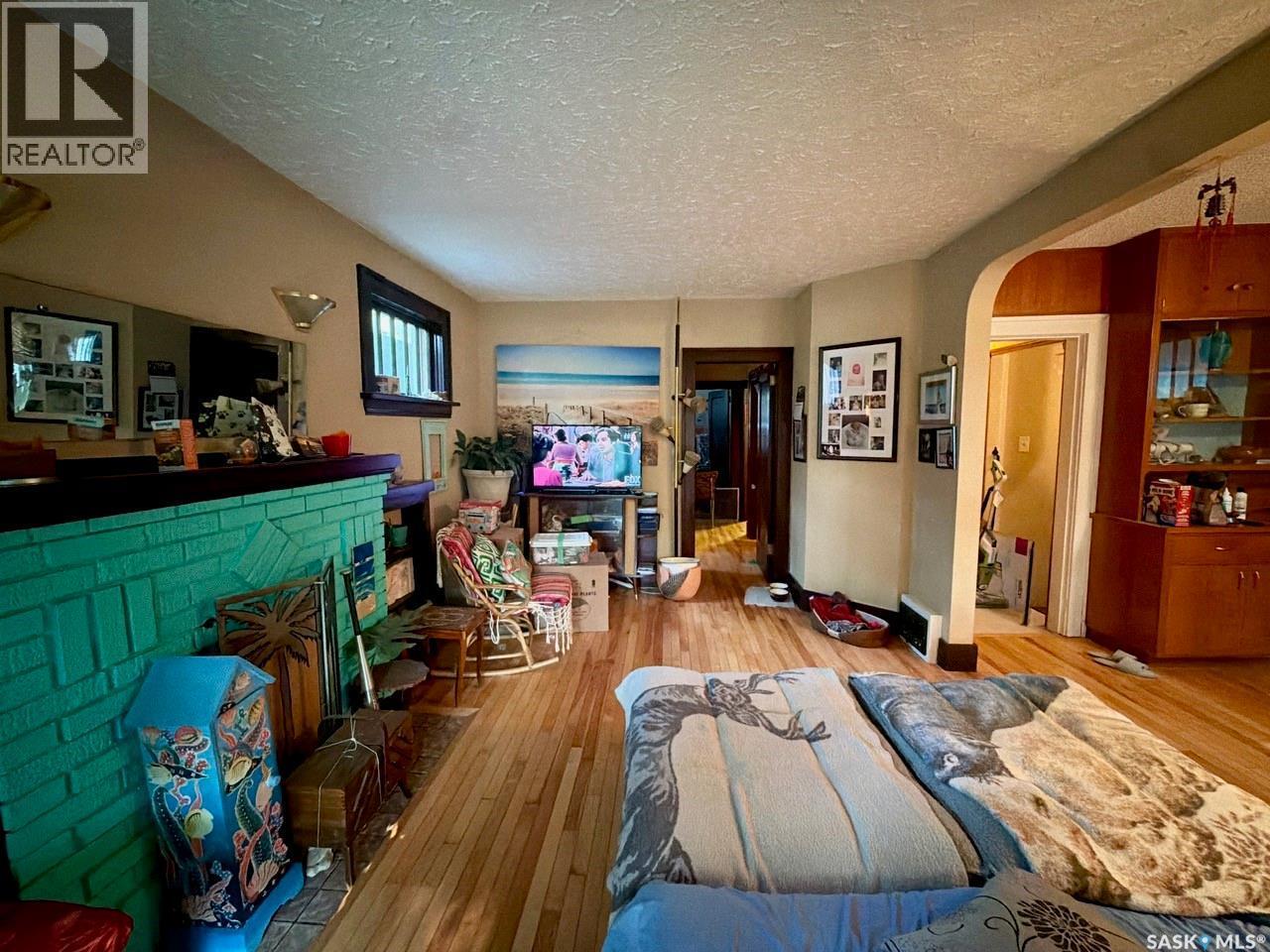 2341 Elphinstone Street, Regina, SK - Indoor