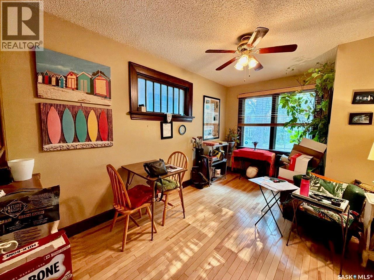2341 Elphinstone Street, Regina, SK - Indoor