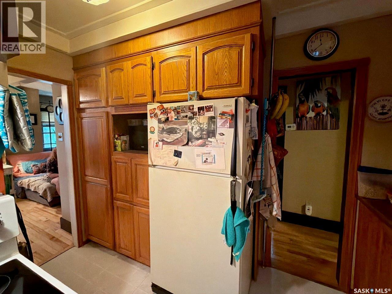 2341 Elphinstone Street, Regina, SK - Indoor