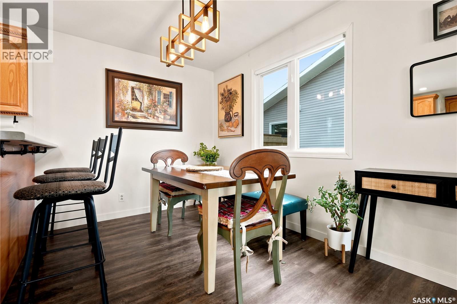 7343 8Th Avenue, Regina, SK - Indoor Photo Showing Dining Room