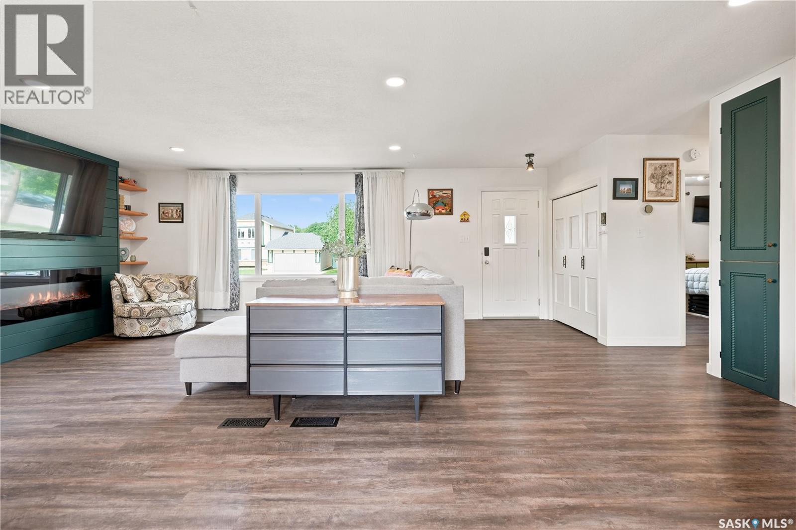 7343 8Th Avenue, Regina, SK - Indoor