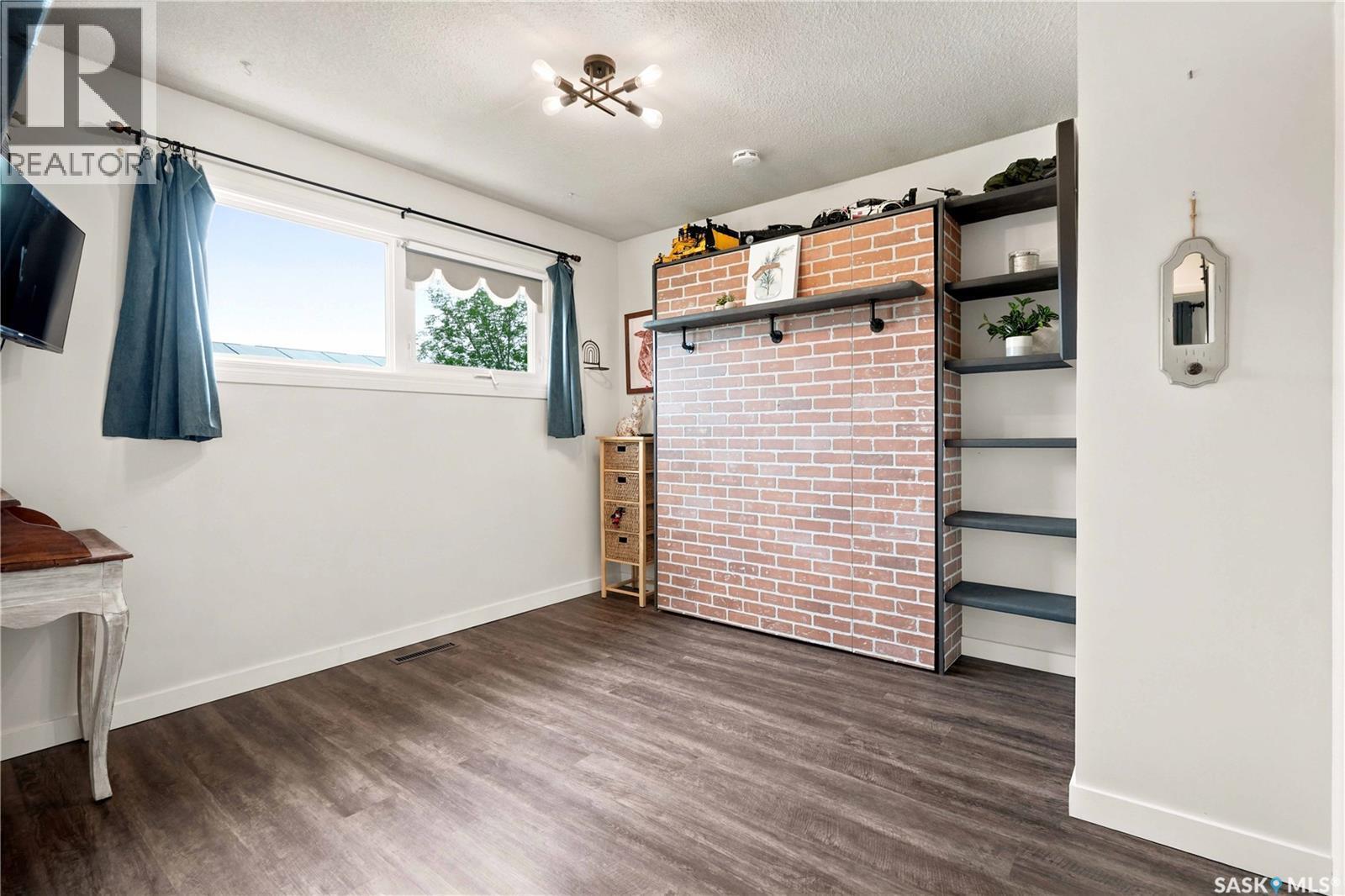 7343 8Th Avenue, Regina, SK - Indoor Photo Showing Other Room