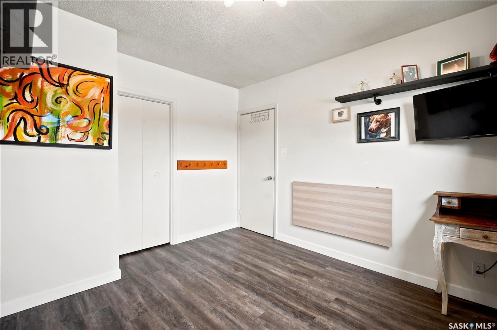 7343 8Th Avenue, Regina, SK - Indoor Photo Showing Other Room