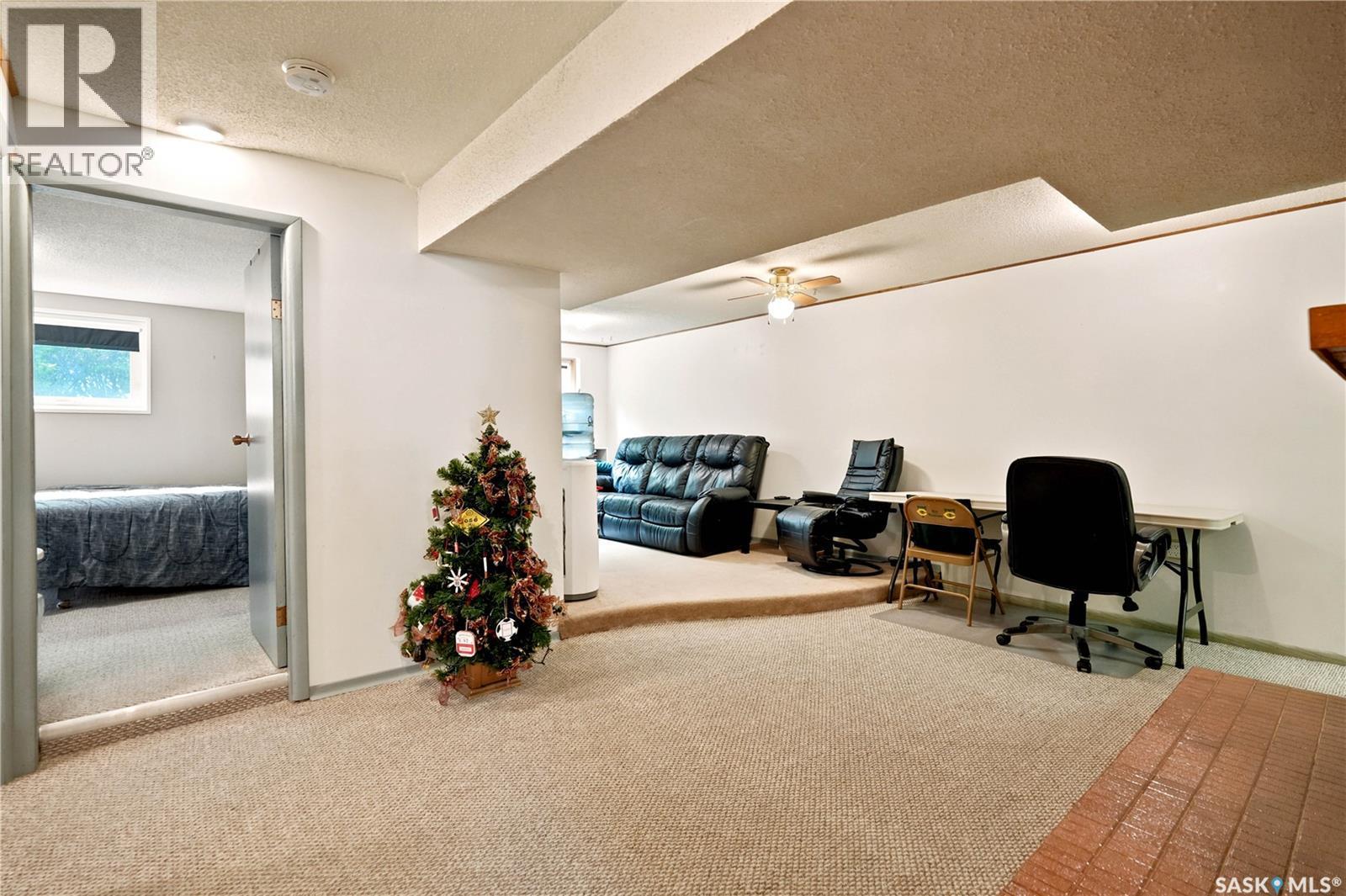 7343 8Th Avenue, Regina, SK - Indoor