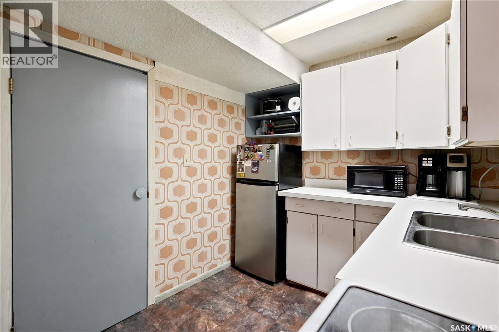 7343 8Th Avenue, Regina, SK - Indoor Photo Showing Other Room