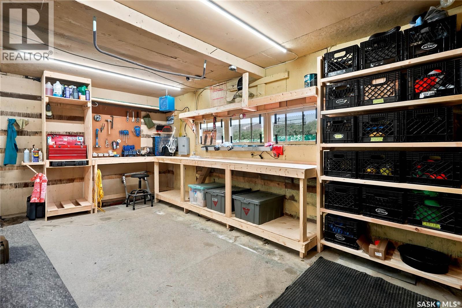 7343 8Th Avenue, Regina, SK - Indoor