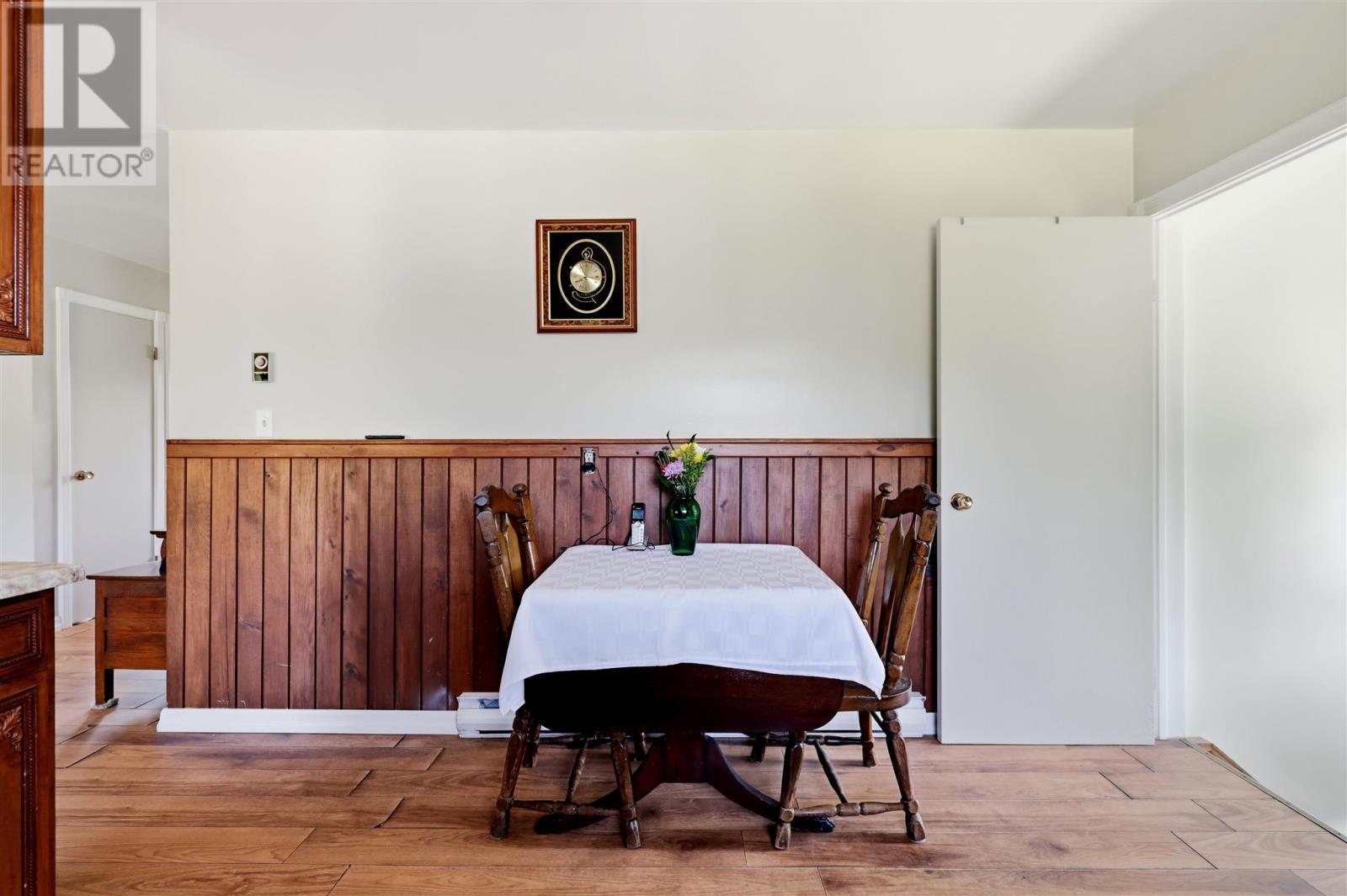 305 Moss Rd, Sault Ste. Marie, ON - Indoor Photo Showing Dining Room