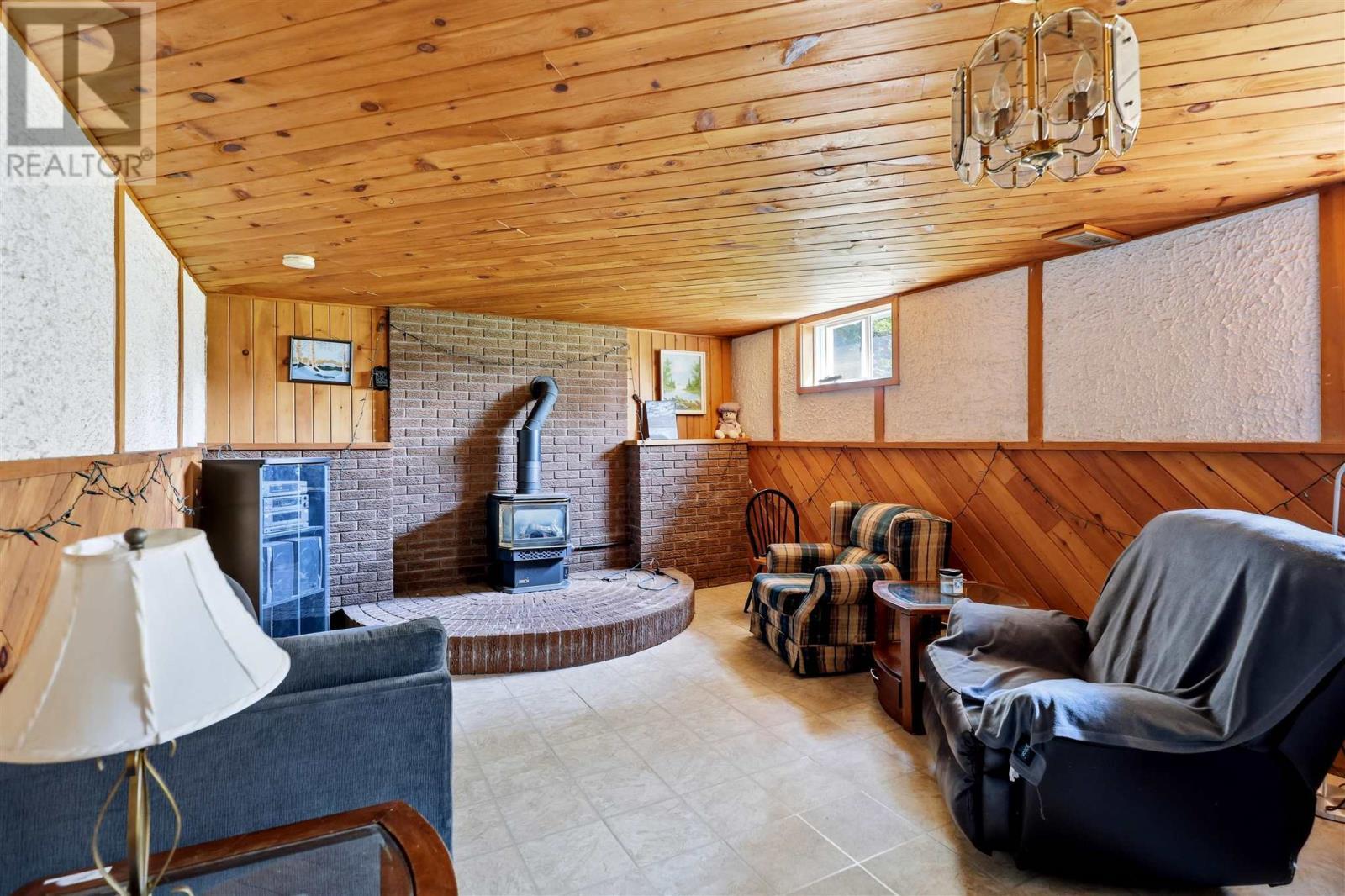 305 Moss Rd, Sault Ste. Marie, ON - Indoor With Fireplace