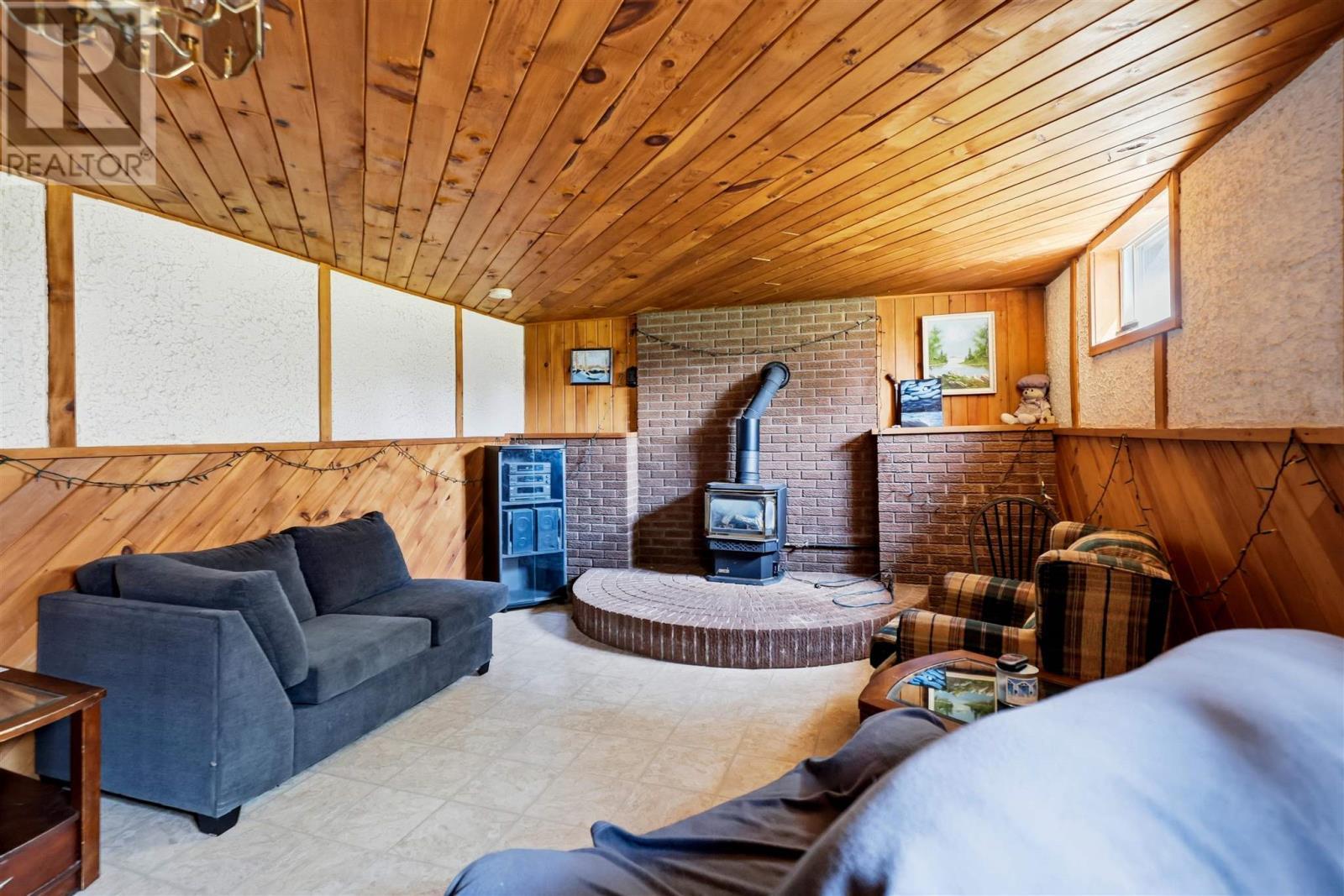 305 Moss Rd, Sault Ste. Marie, ON - Indoor Photo Showing Living Room With Fireplace