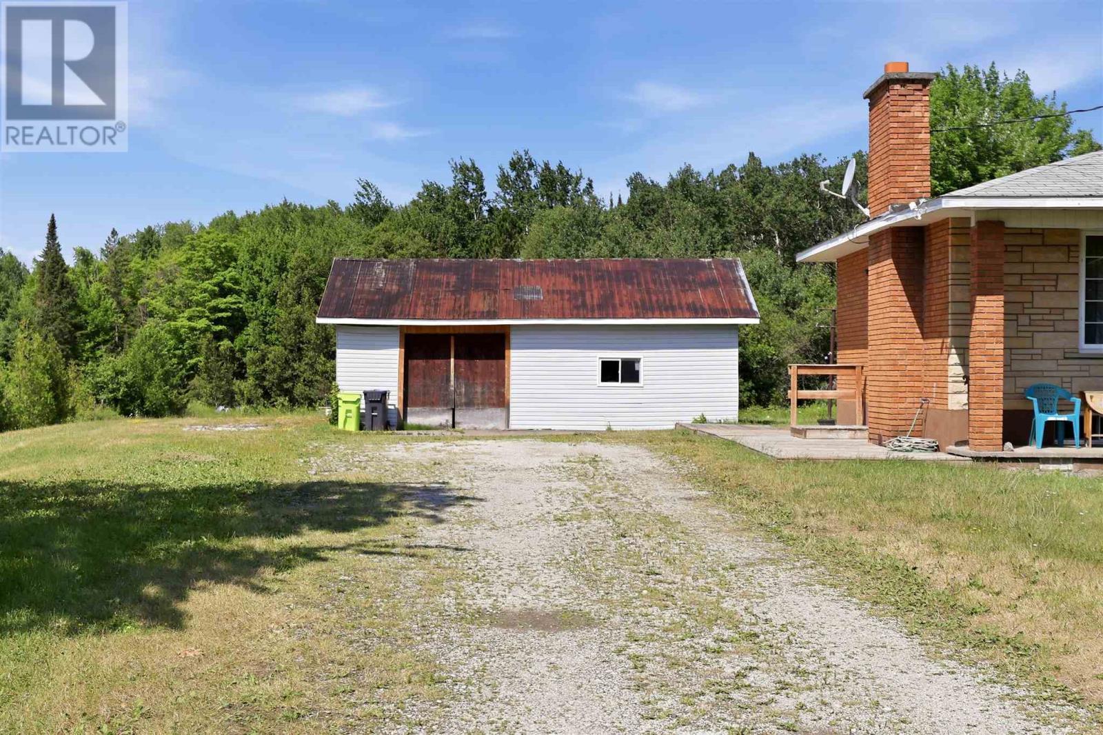 305 Moss Rd, Sault Ste. Marie, ON - Outdoor
