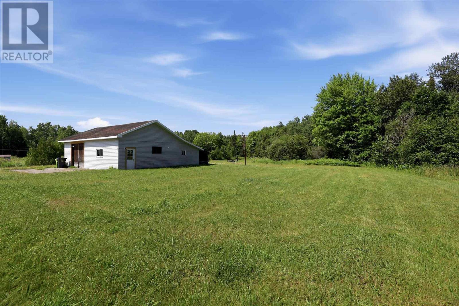 305 Moss Rd, Sault Ste. Marie, ON - Outdoor
