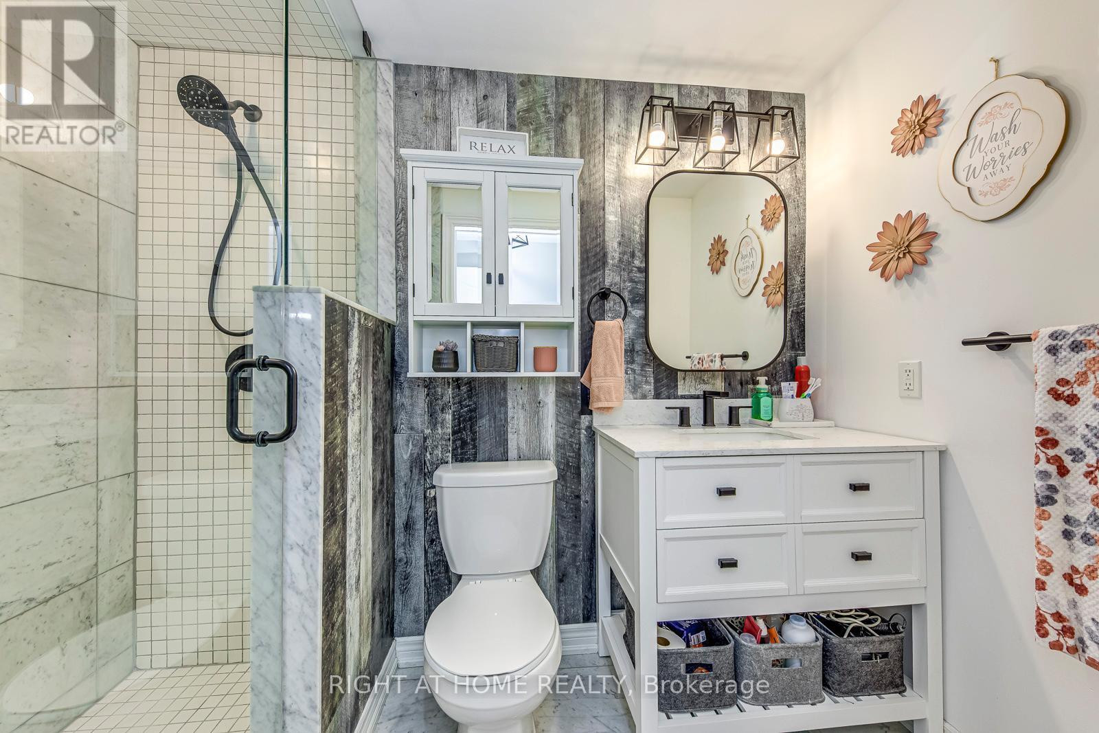 4164 Forest Fire Crescent, Mississauga, ON - Indoor Photo Showing Bathroom
