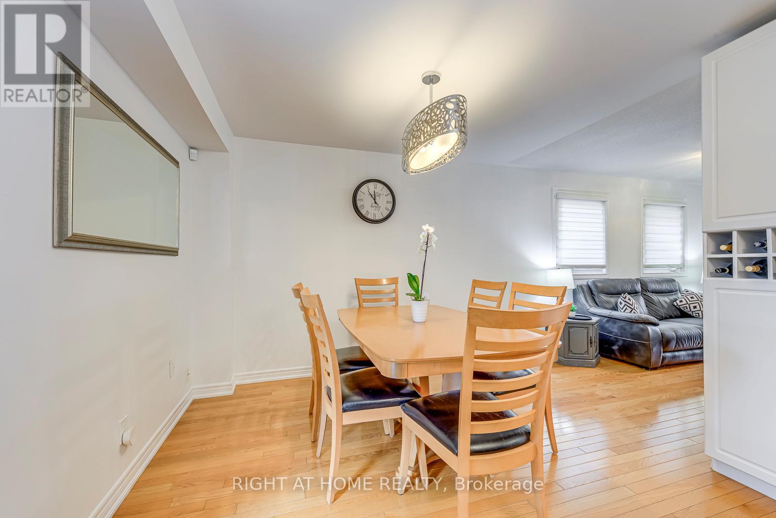 4164 Forest Fire Crescent, Mississauga, ON - Indoor Photo Showing Dining Room