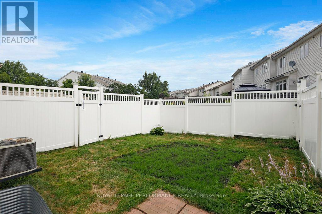 306 Waymark Crescent, Ottawa, ON - Outdoor