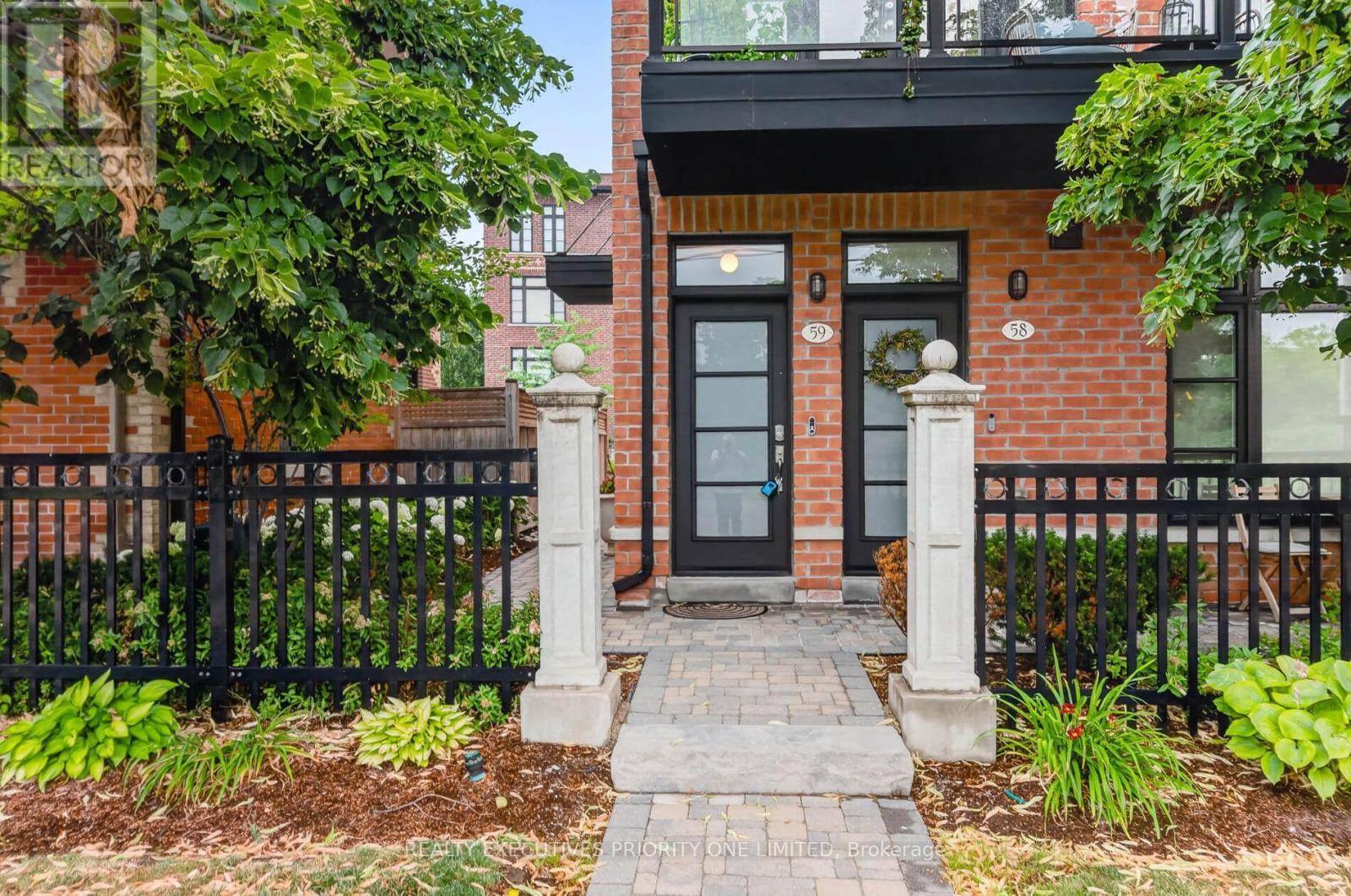 59 - 8161 Kipling Avenue, Vaughan, ON - Outdoor