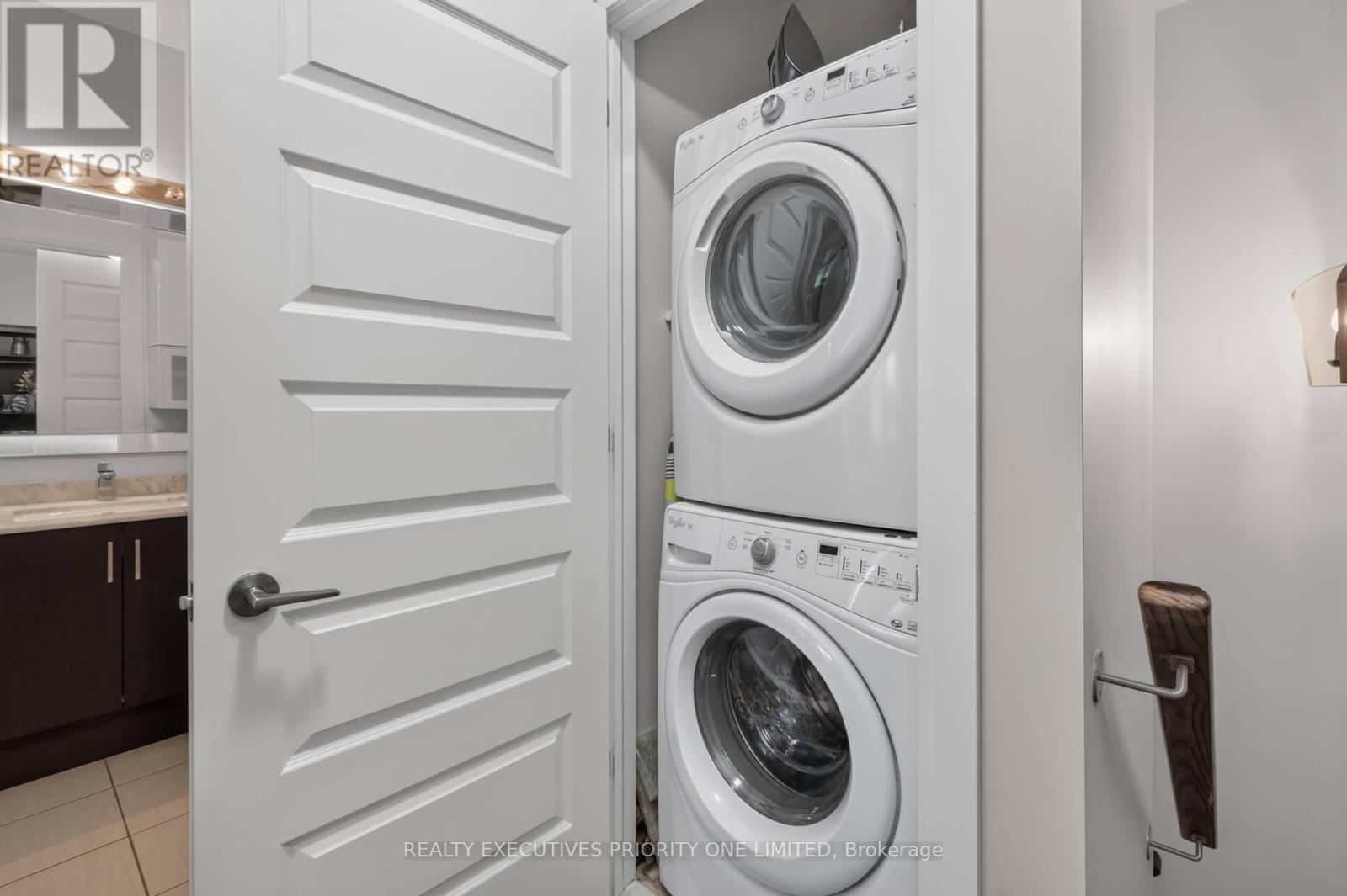 59 - 8161 Kipling Avenue, Vaughan, ON - Indoor Photo Showing Laundry Room