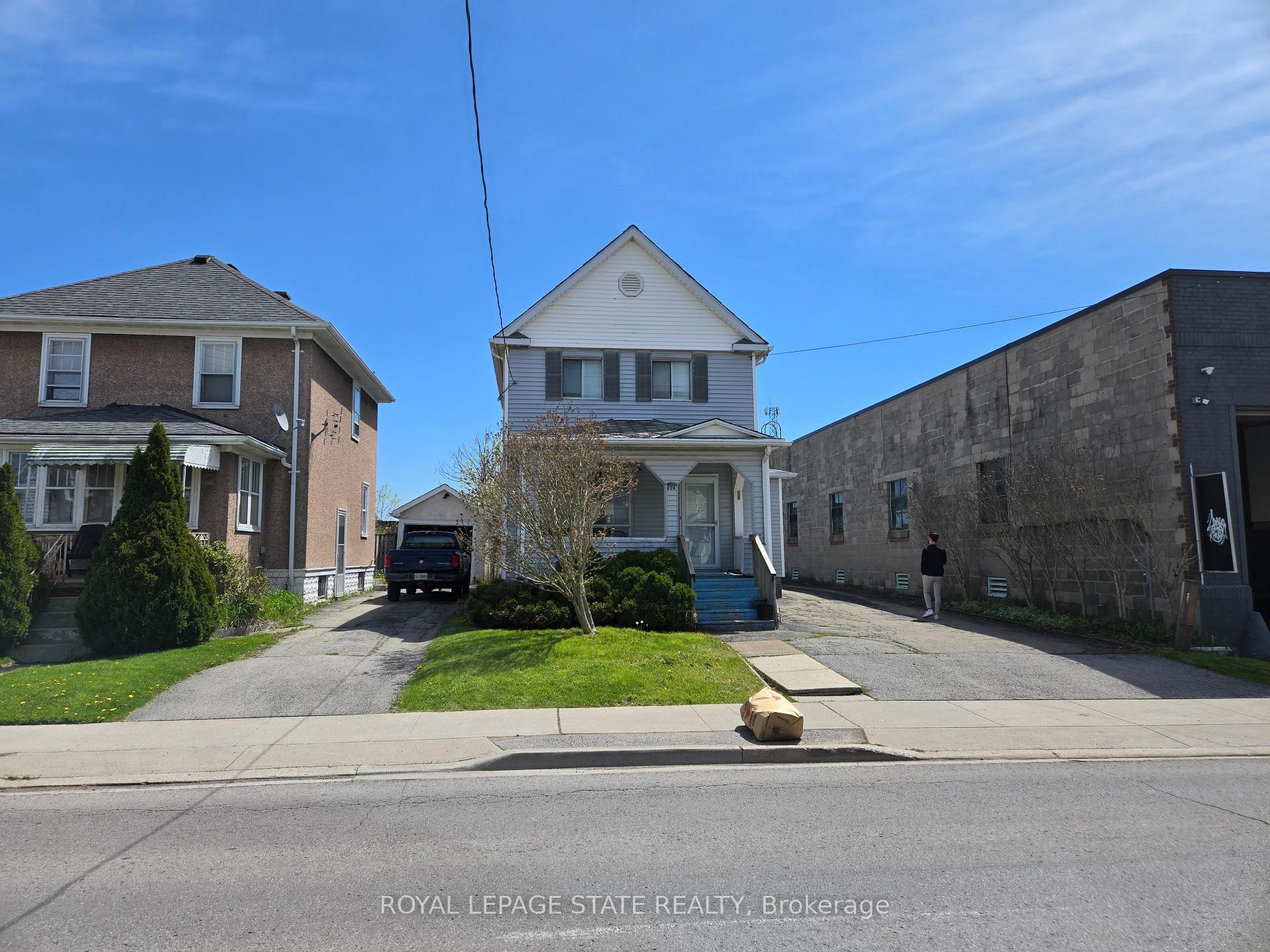 224 Burgar Street, Welland, ON - Outdoor With Facade
